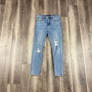Judy Blue‎ Distressed Skinny Jeans